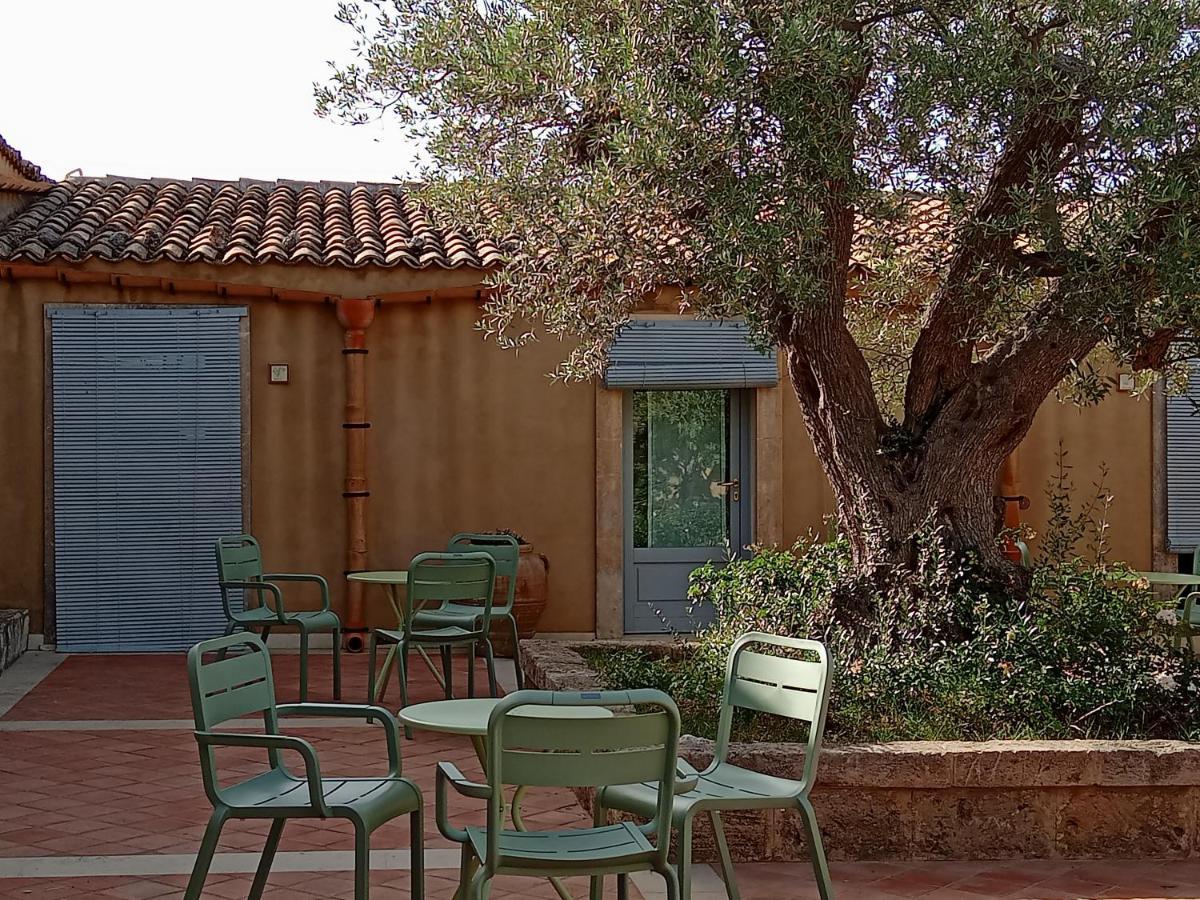 Avola Antica Villa Luaran gambar