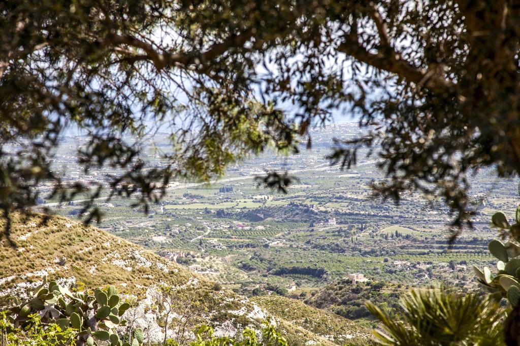 Avola Antica Villa Luaran gambar