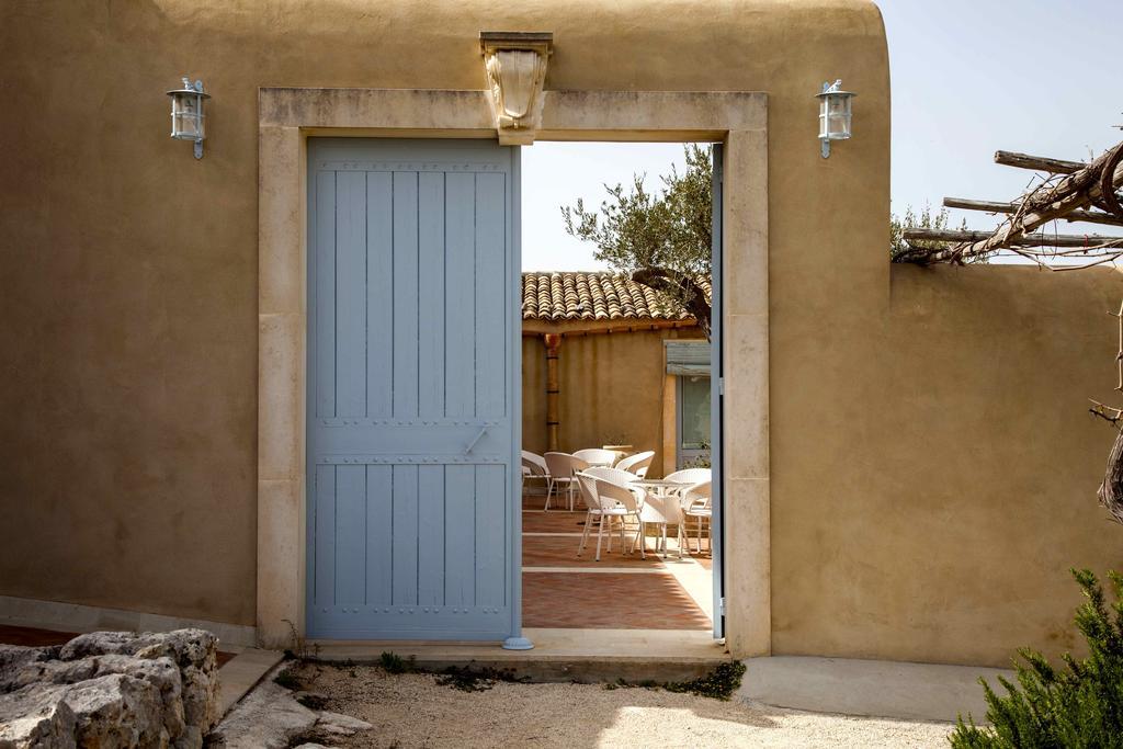 Avola Antica Villa Luaran gambar