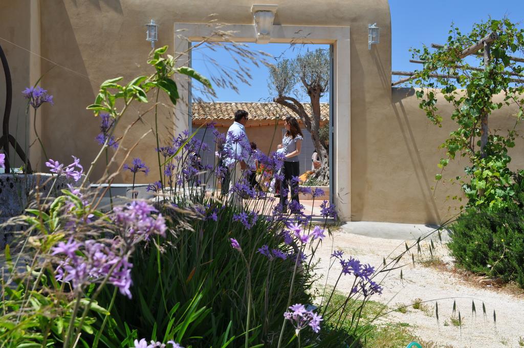 Avola Antica Villa Luaran gambar