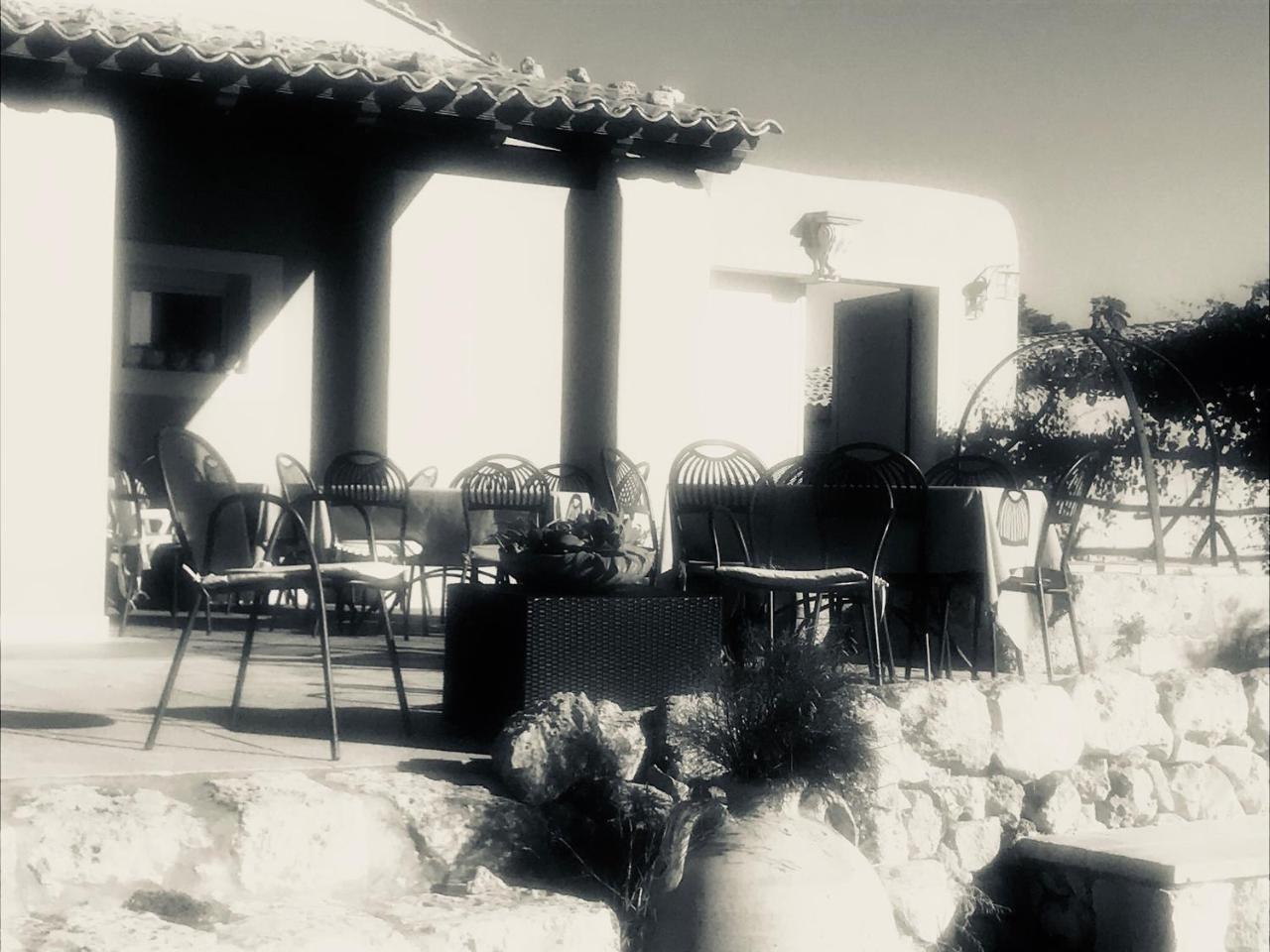 Avola Antica Villa Luaran gambar