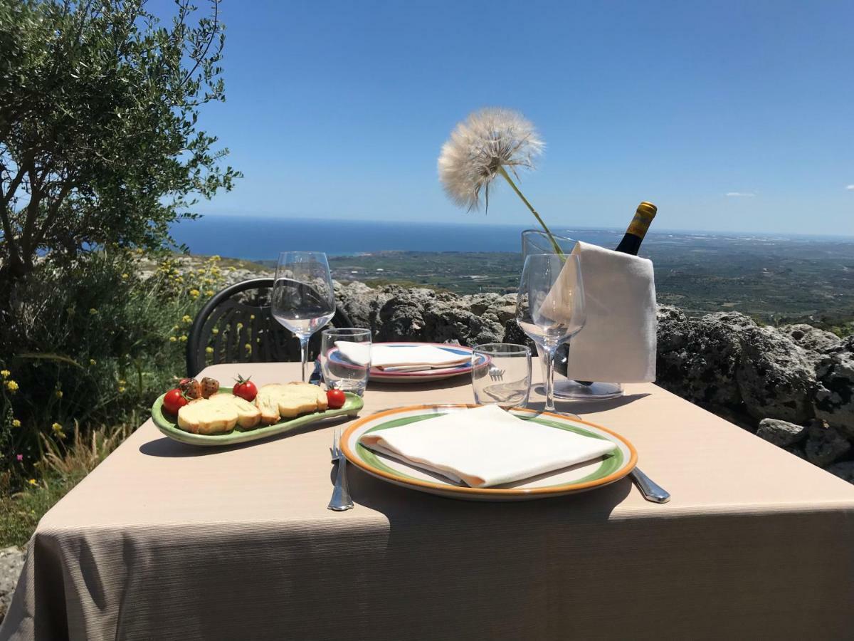 Avola Antica Villa Luaran gambar